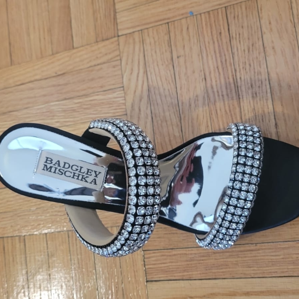 Black Open Heels With Rhinestones Size 6 (True Size 5 Or 5.5) - Picture 10 of 11